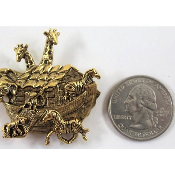 Vintage Avon’s Noah’s Ark Pin - Picture 7 of 7